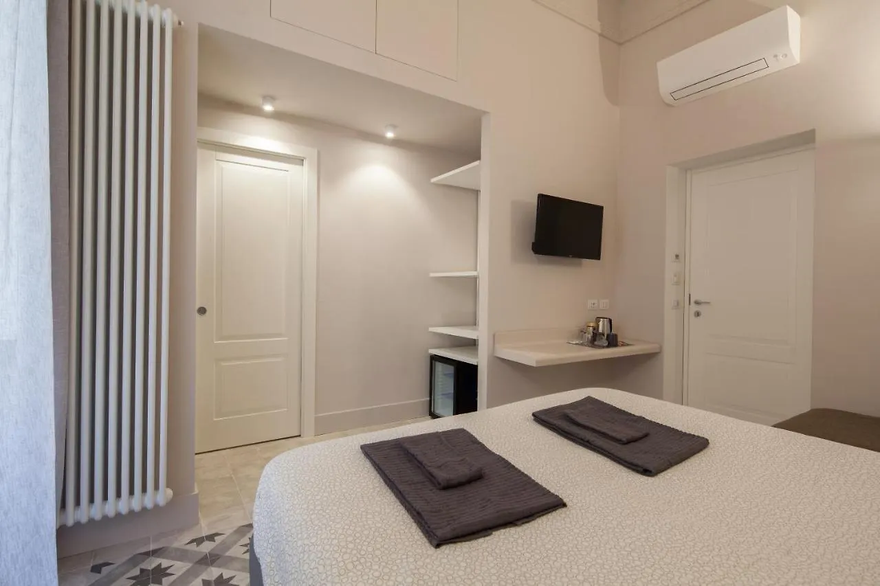Room222 - Stylish Room La Spezia Old Town - 5' Station To Cinque Terre Italien